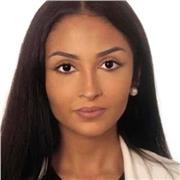 Administrativa da clases de economía hasta alumnos de 2º de bachillerato